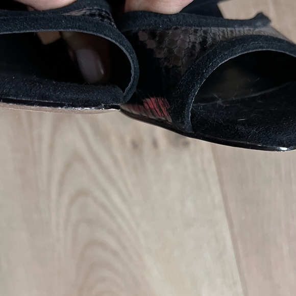 Saks Fifth Avenue Carissa Black Leather Sandals 7 M 4 1/2 inch chunky heel - Picture 15 of 16